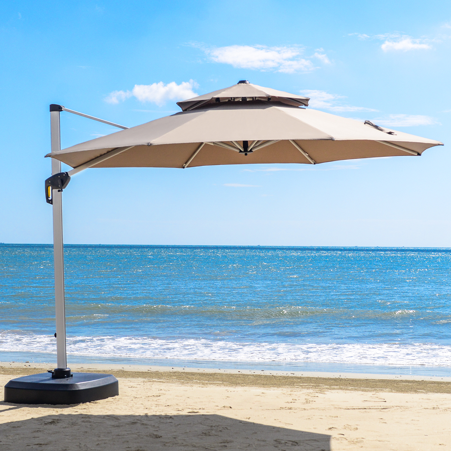 зонт от солнца на пляже